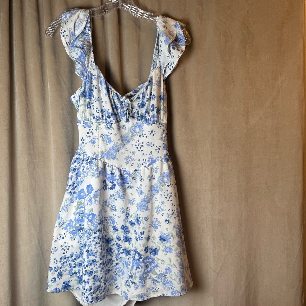 Hollister Flutter Sleeve V-Waist Mini Dress With Shorts Cottagecore Babydoll
